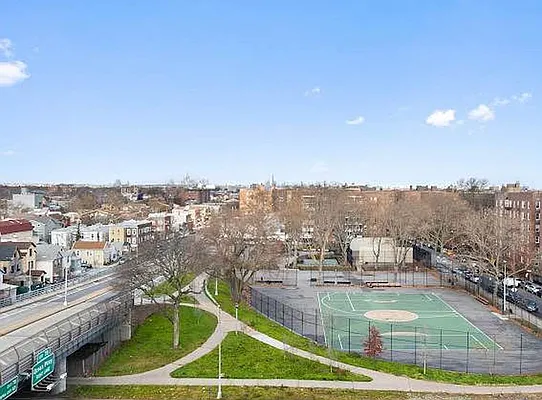 Rented by Reavis | media 27