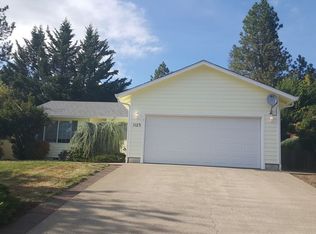 1123 E 4th Ave, Sutherlin, OR 97479