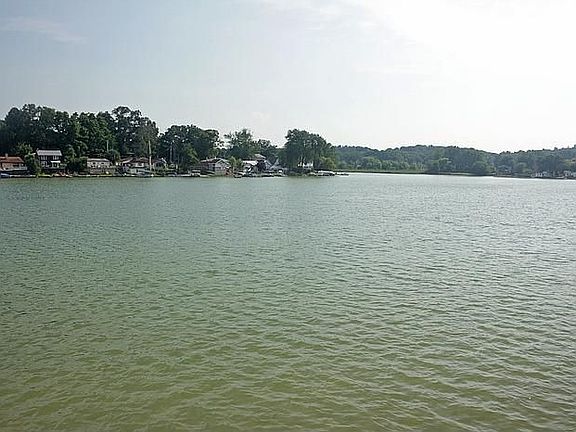 3rd image of 66086 Knollwood Dr