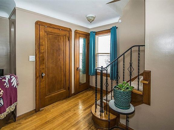 3rd image of 4211 Buechner Ave