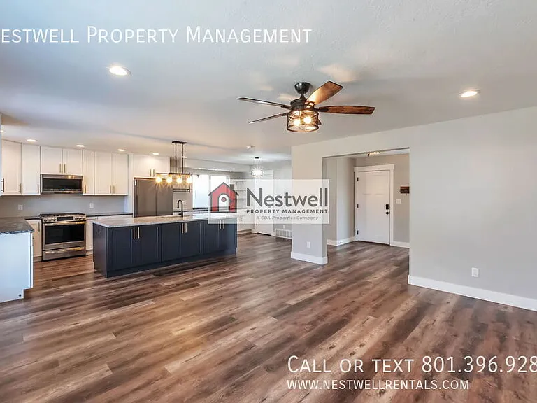 35 E Water Ln — Photo 6