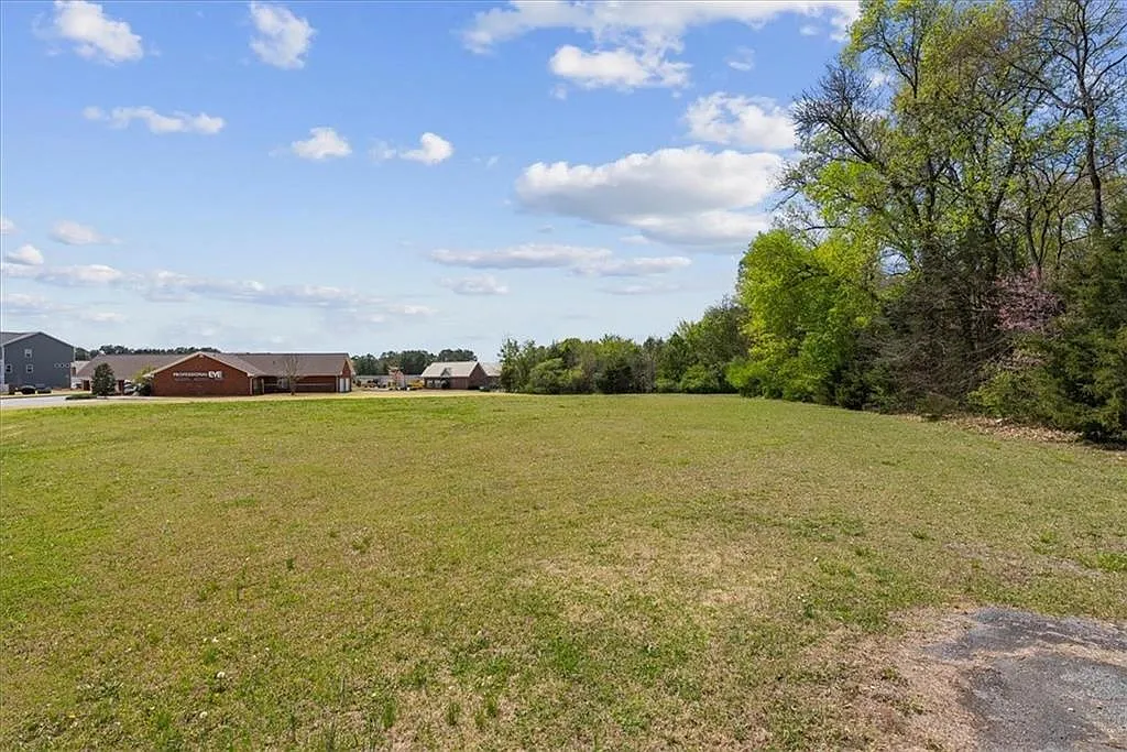 326 Curtis Pkwy NE #1 photo 1