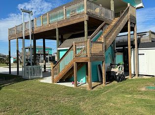908 East Rd, Crystal Beach, TX 77650