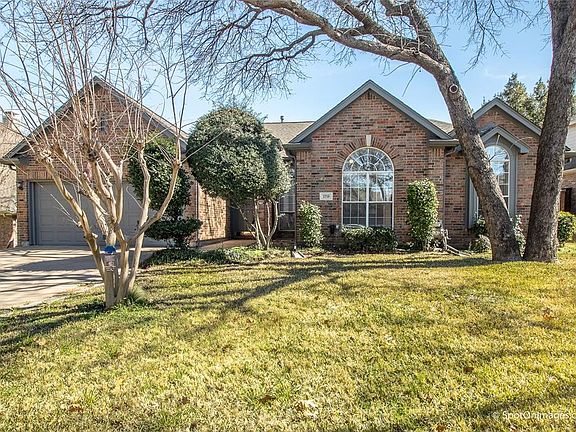 2nd image of 2718 Pinehurst Dr