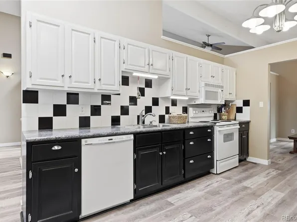 12054 E Maple Avenue, Aurora, CO 80012