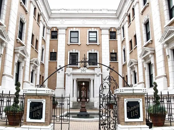 Delamar, 115 W Olympic Pl #D-06, Seattle, WA 98119