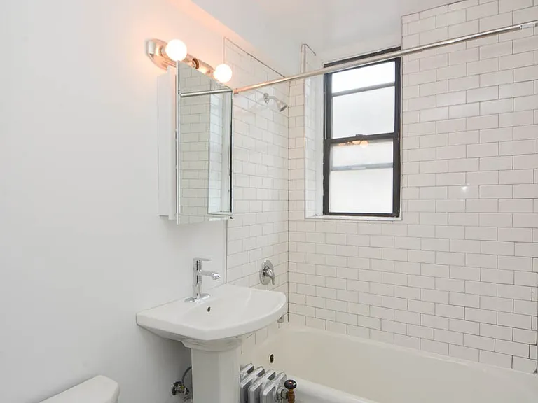 3335 W Diversey Ave #201 — Photo 16