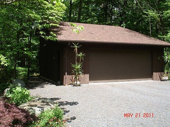 2nd image of 39 Shagbark Ln