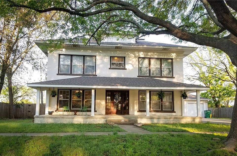 1st image of 803 Avenue E