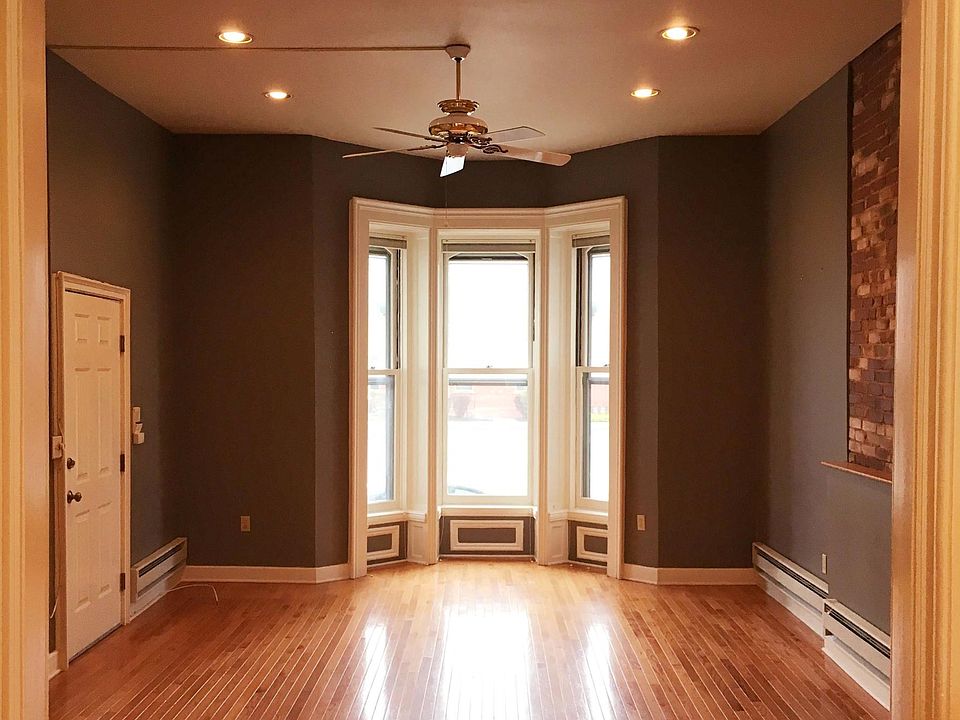 1st image of 27 Clinton St APT 2