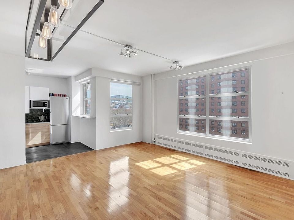1st image of 70 La Salle St APT 6D