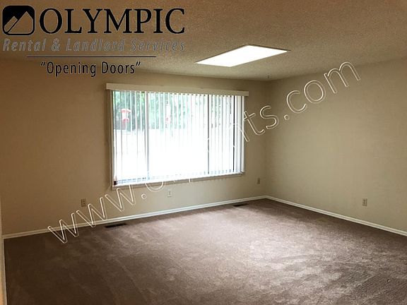 3rd image of 588 Dennis Ct SE