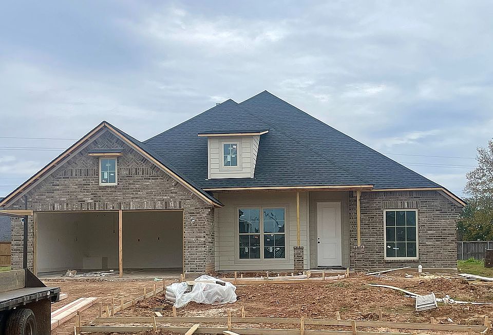 1st image of 183 Livingston Dr