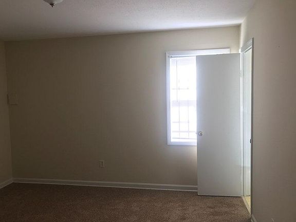 5th image of 477 Bonnell Ave