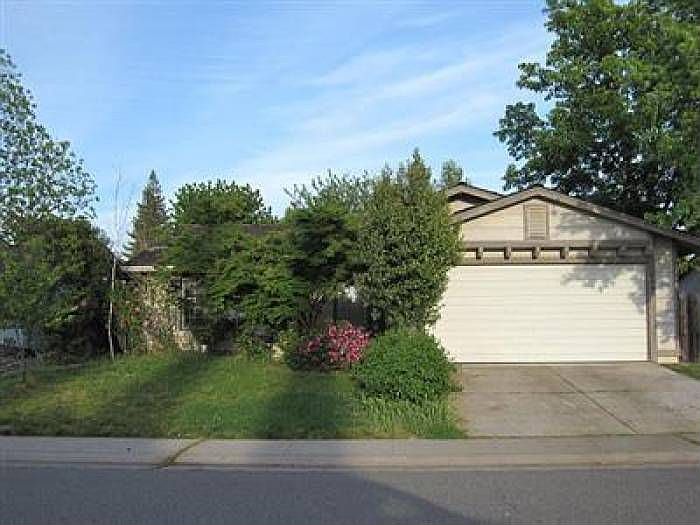 1st image of 564 Oakborough Ave