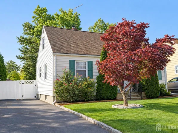 21 Buchanan Ave, Parlin, NJ 08859