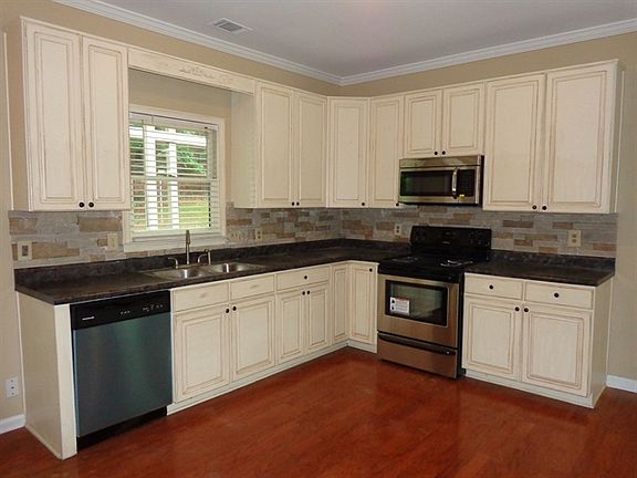 5th image of 1901 Rosewood Ln