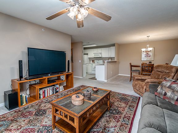 5th image of 3045 Westminster Dr