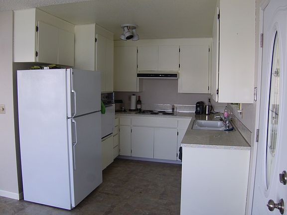 3rd image of 1325 Kamus Way