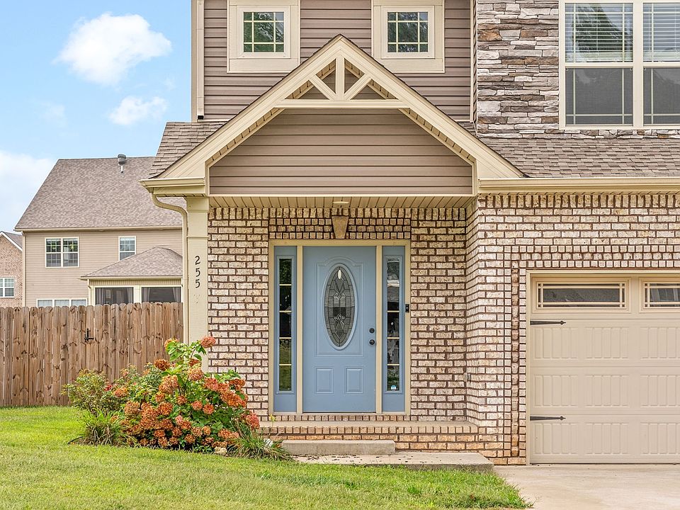 1st image of 255 Bluebriar Trce