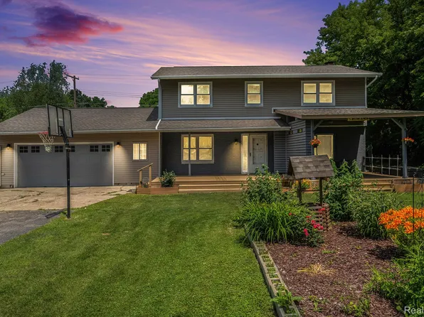 3596 Hunt Rd, Lapeer, MI 48446