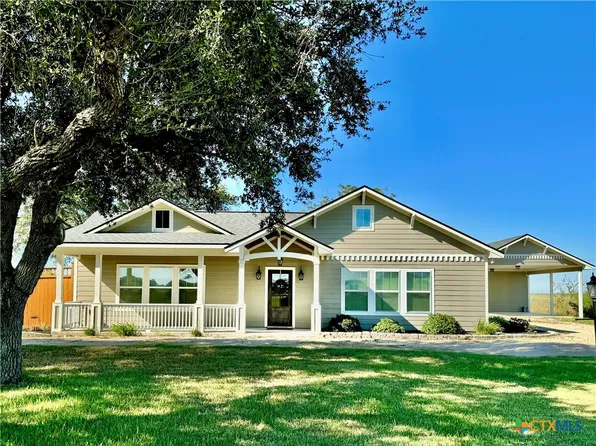 504 County Road 312, Edna, TX 77957