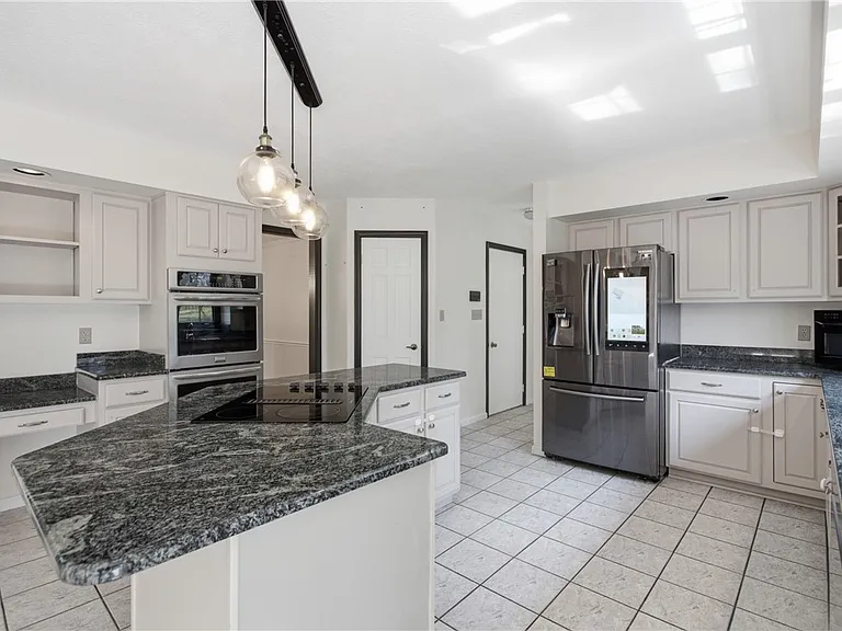 2501 Birchwood Ct — Photo 10