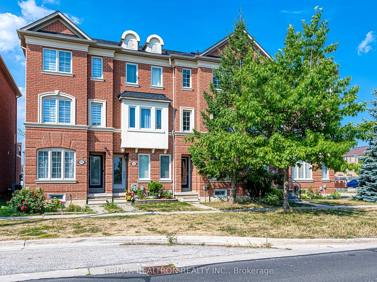 3 bed, $2,950 — Photo 1