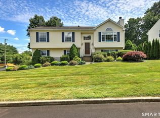 2 Michelle Lane, Naugatuck, CT 06770