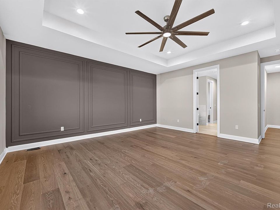 54449 Ann Dr, photo 26