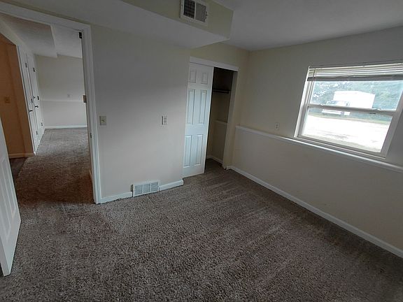 5th image of 3111 Belmont St #C