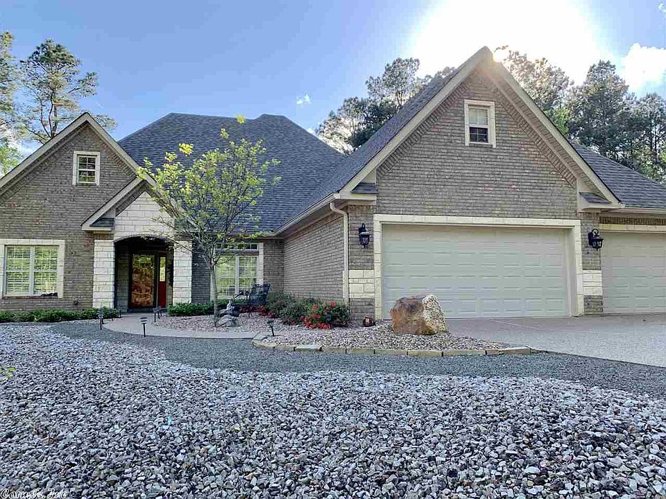 1st image of 10 Gloria Dr