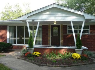 904 Holbrook Rd, Homewood, IL 60430