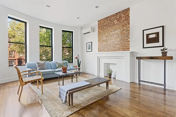 Sold by Compass | media 2