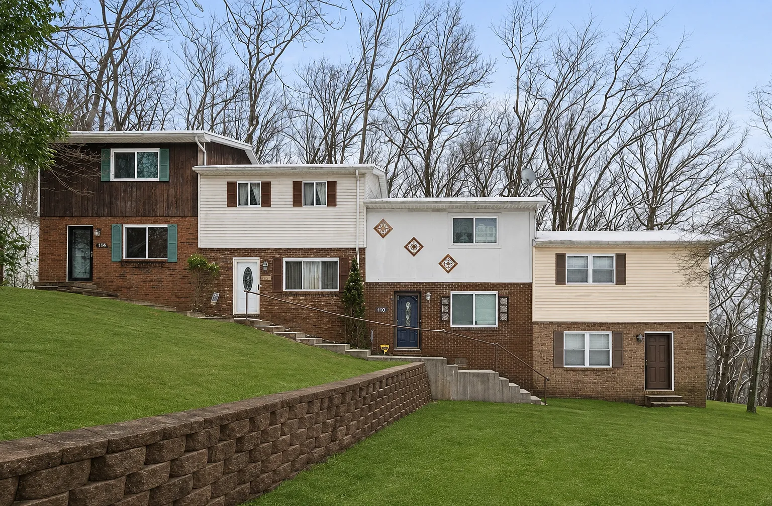 112 Town Court - 1 — Photo 1