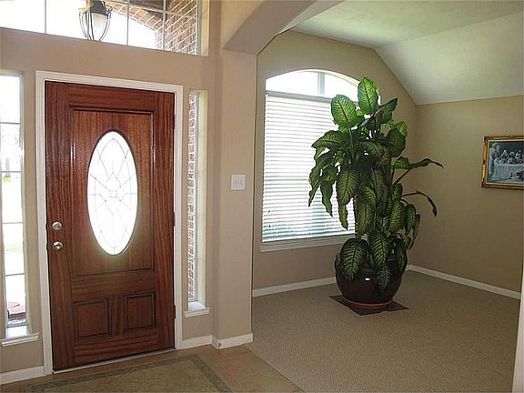 2nd image of 10018 Lynnrose Springs Dr
