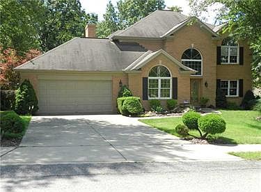 1st image of 211 Crescent Ct