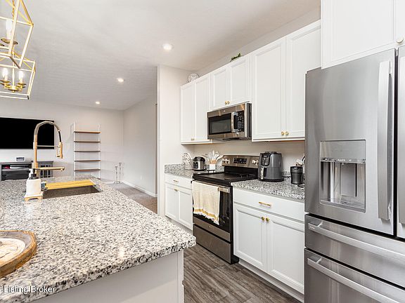 5th image of 115 Wildflower Ave