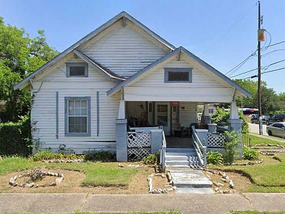 4th image of 3035 Dennis St