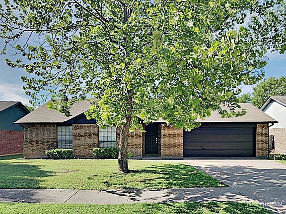 3rd image of 206 Sidney Dr