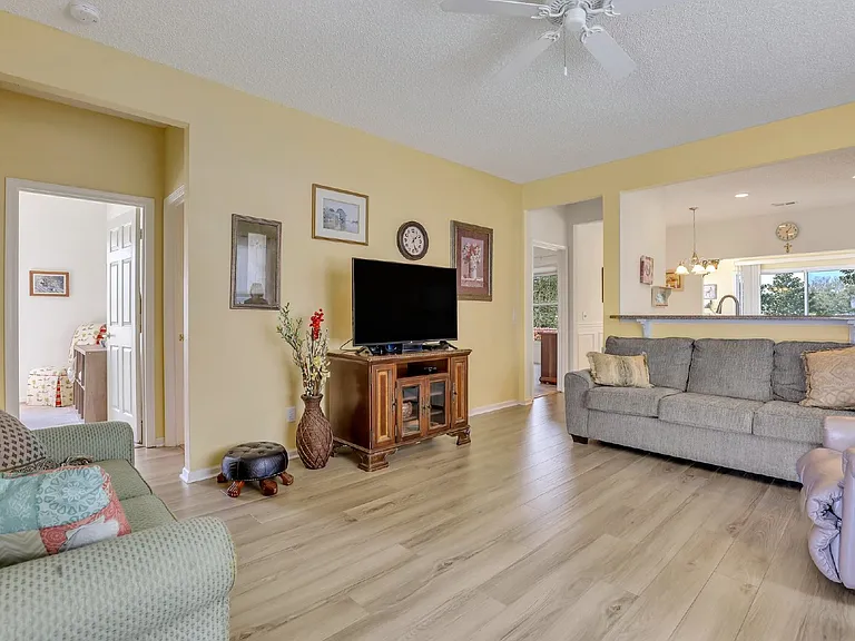 16 Plum Ct — Photo 5
