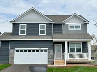 2031 Rainier Dr, Shakopee, MN 55379