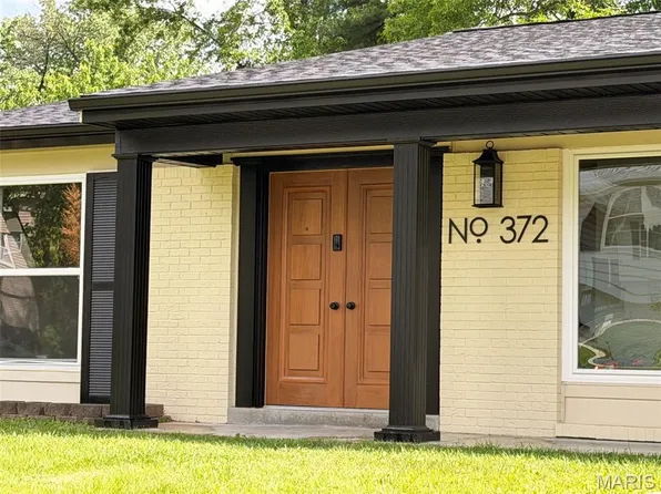 372 Roanoke Dr, Belleville, IL 62221