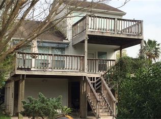 131 Oak Rd, Clear Lake Shores, TX 77565