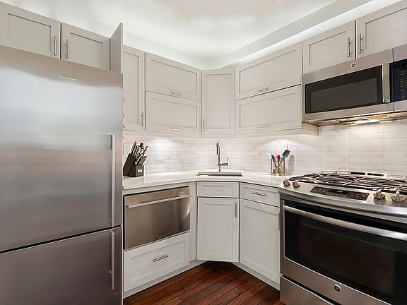 3rd image of 85 Livingston St APT 14O