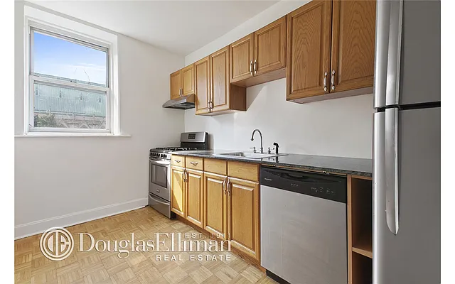 Rented by Douglas Elliman | media 17