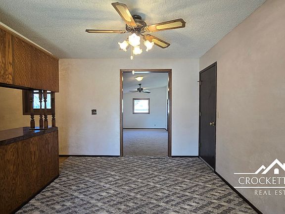 4th image of 2209 N Apache Dr