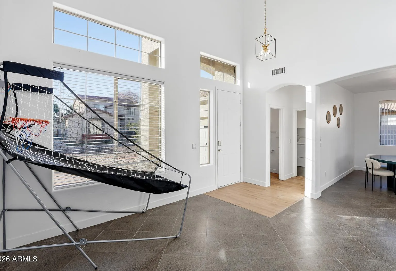 3 bed, 2.5 bath, 1839 sqft, $3,295 — Photo 4