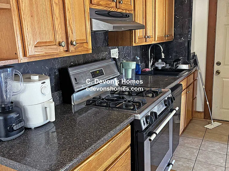 2nd St — Photo 4