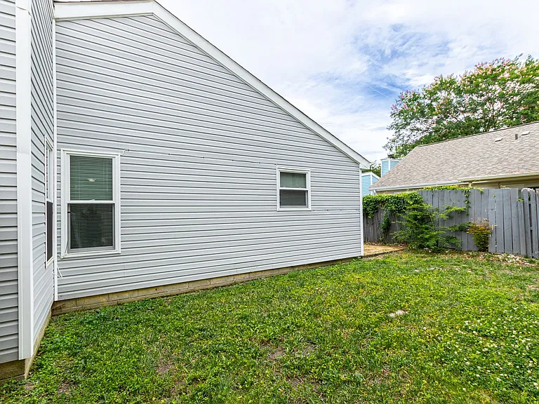 3864 Meadowbrook Ct — Photo 29